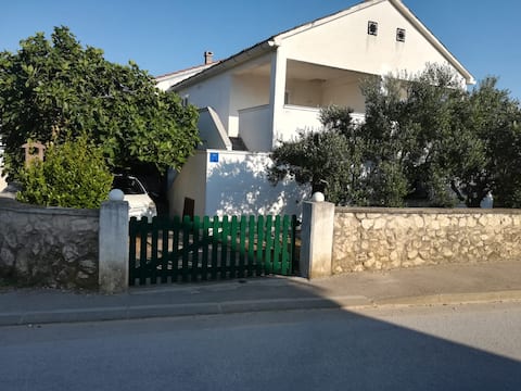 Lovely apartment with big terrace and free parking