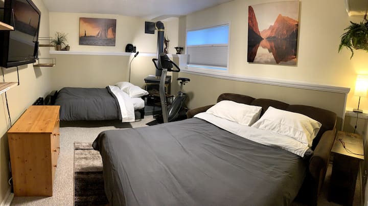 ชั้นล่าง - x2 เตียงคู่ - ทีวี - จักรยานออกกำลังกาย