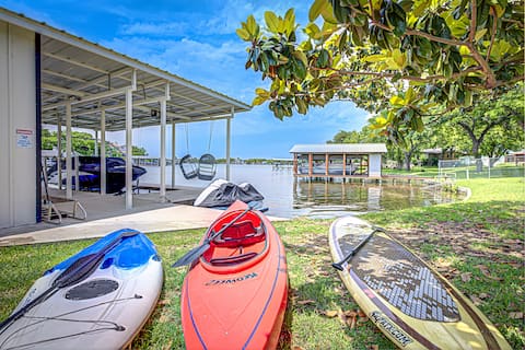 Luxury LBJ Retreat: Dock, Lake toys & EV charger