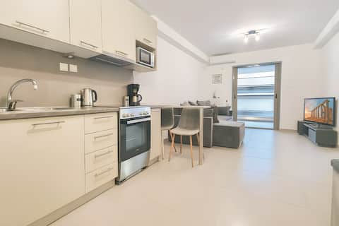 Bright & Modern Gem in Athens