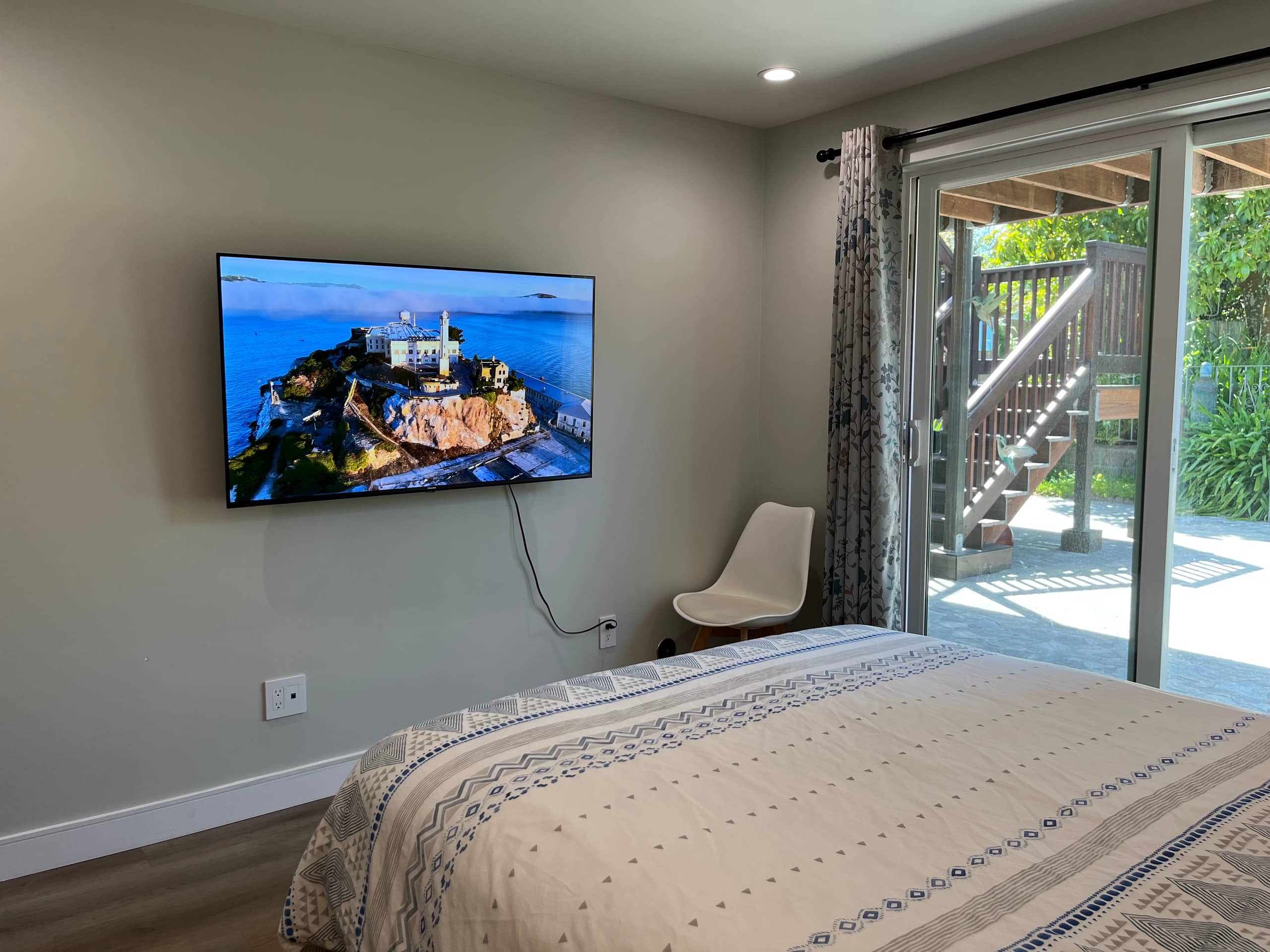 Home in San Francisco · ★4.92 · 2 bedrooms · 2 beds · 2 baths - Image 9