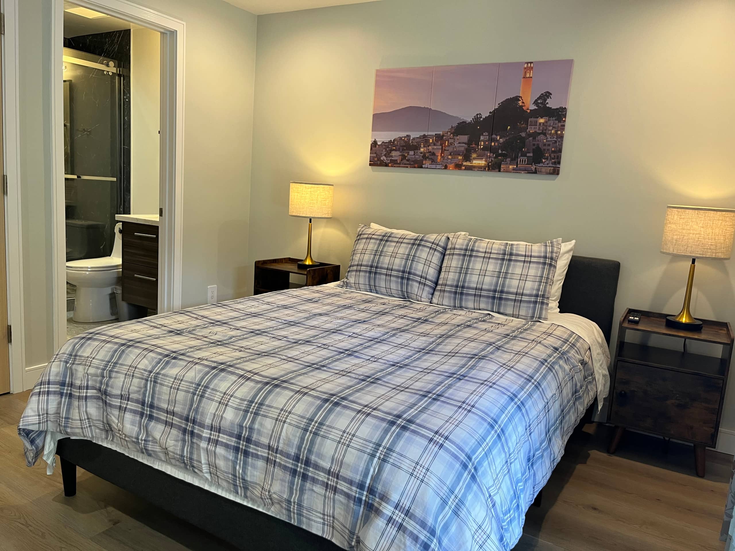 Home in San Francisco · ★4.92 · 2 bedrooms · 2 beds · 2 baths - Image 14