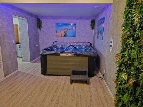 Cottage for 12/14 people with Hot Tub and Sauna in Vendée