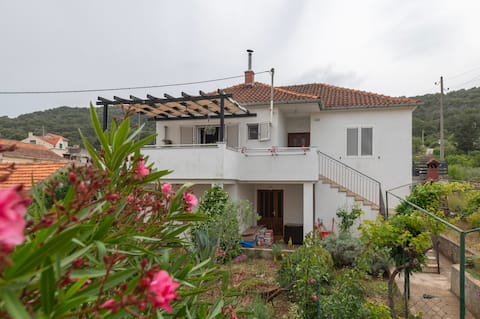 Top performing Airbnb: Apartment Marinsko in Veli Iž