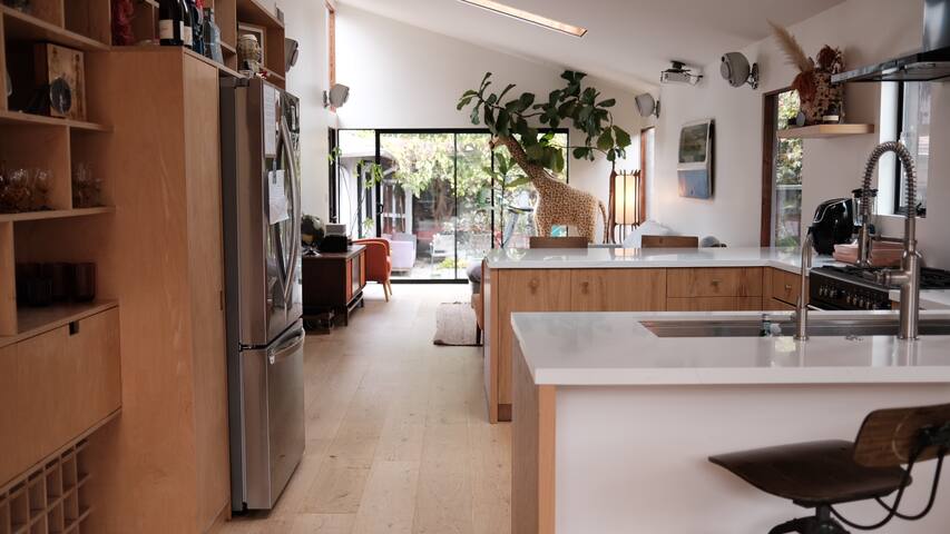 Unique Home in the heart of Venice gallery image 5