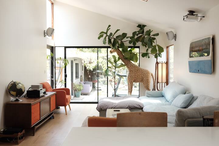 Unique Home in the heart of Venice gallery image 2