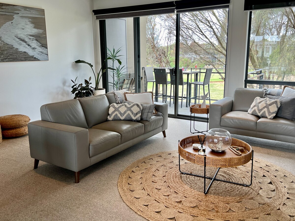 Top performing Airbnb: Torquay Luxe Retreat in Torquay