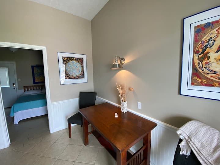Bees Hive Studio Apartment - Crystal Beach, TX