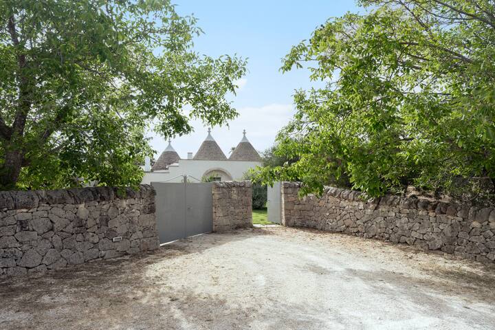Trullo San Domenico with private pool gallery image 3