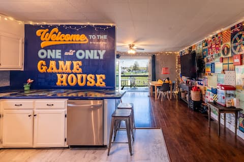 Game House with King Bed and Escape Room!