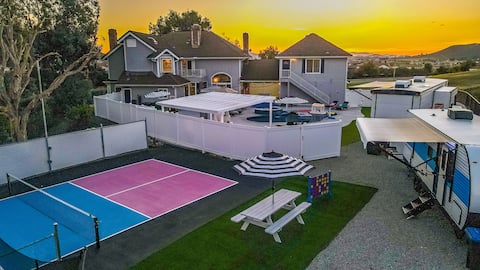Retro Ranch-5bd-Pool-Hot Tub-Games-Pickleball