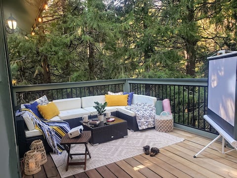 Sage House | Spacious home 2 mil 2 Yosemite Entrnc