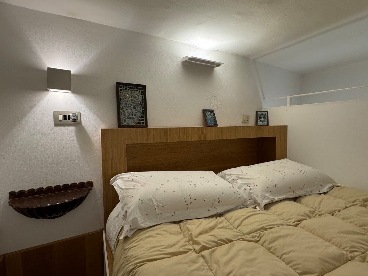 NA POSCHODÍ KRÁĽOVNÁ