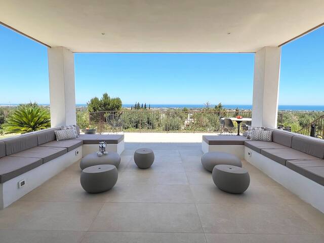 Luxury villa with breathtaking panoramic sea view. gallery image 2