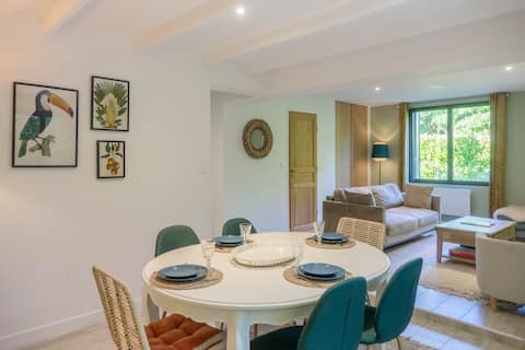 * House on the banks of the Loiret * Near Orléans