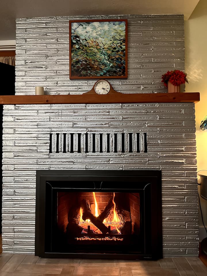 Cheerful 2-bedroom, 2 Bath Home With Hot Tub - ユージーン, OR