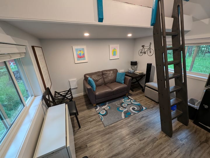Cozy Cabin For Bragg Creek Adventures - アルバータ
