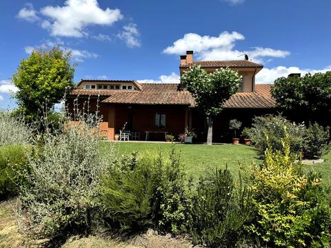 "Tuscan gem" vacation home