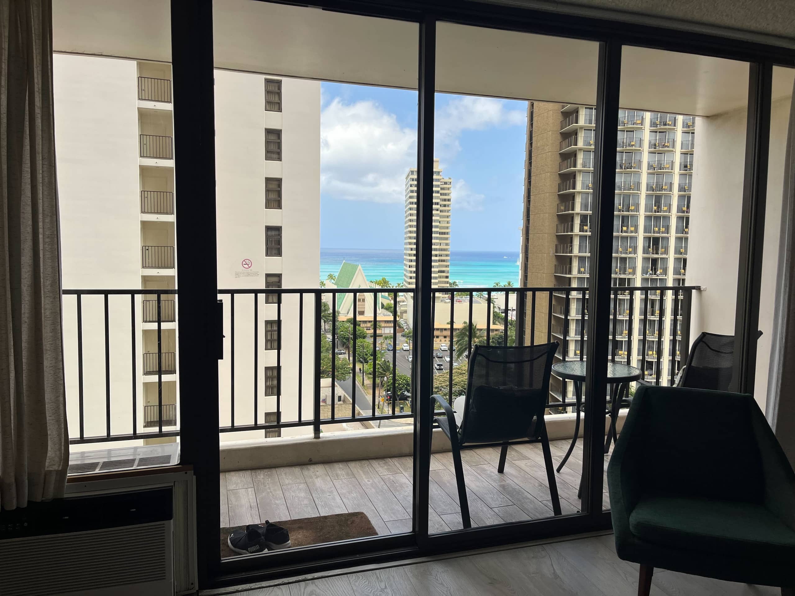 Condo in Honolulu · ★4.89 · 1 bedroom · 3 beds · 1 private bath - Image 10