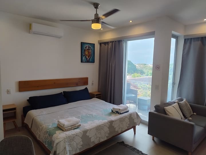 Bračni krevet (180x200) i balkon