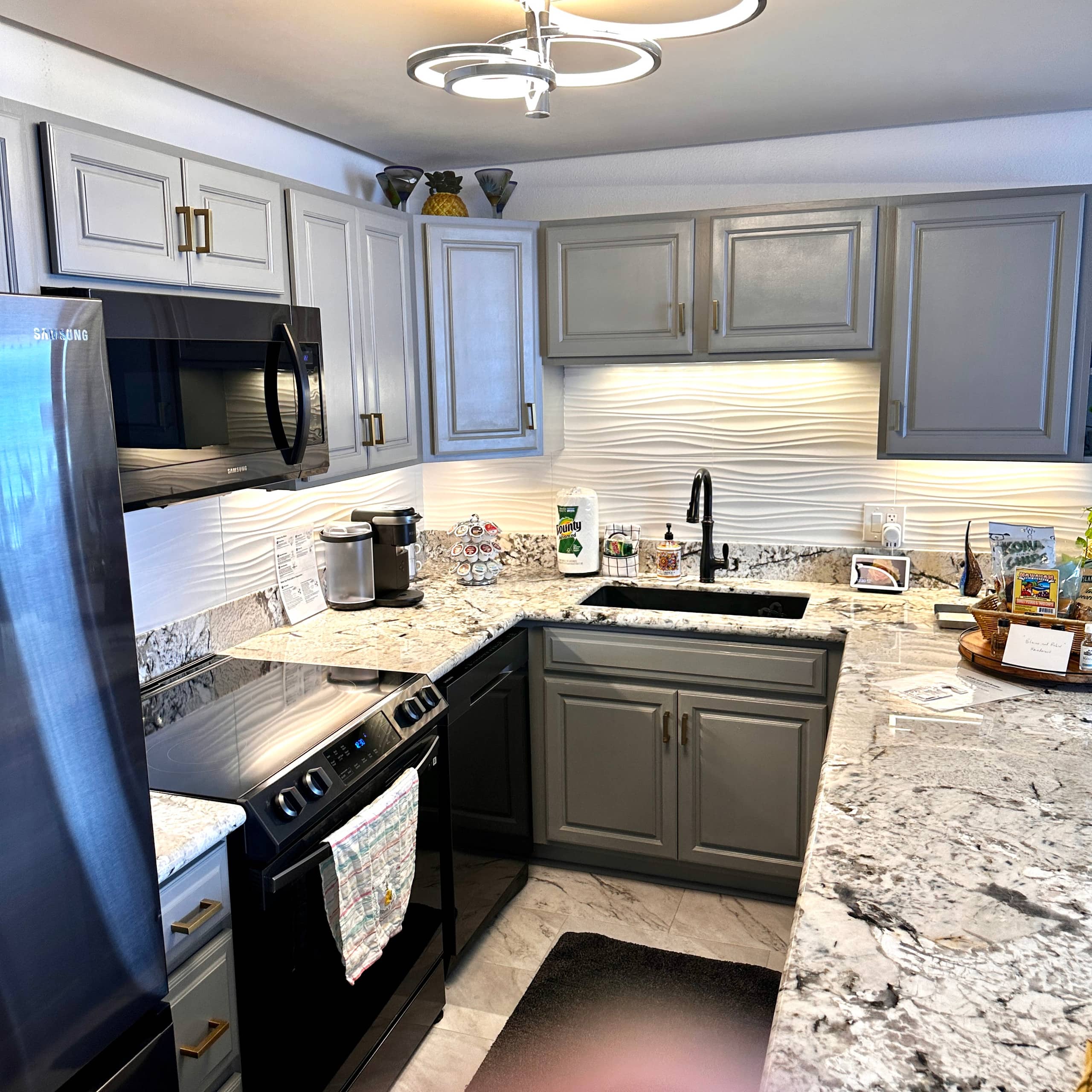 Condo in Wailuku · ★5.0 · 1 bedroom · 2 beds · 1 bath - Image 8