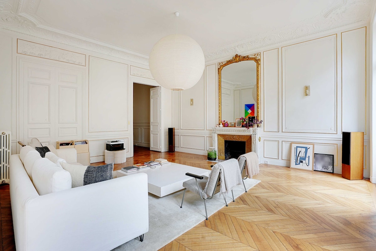 Top performing Airbnb: Luxury in the heart of Paris, Department Store in Paris 9e Arrondissement