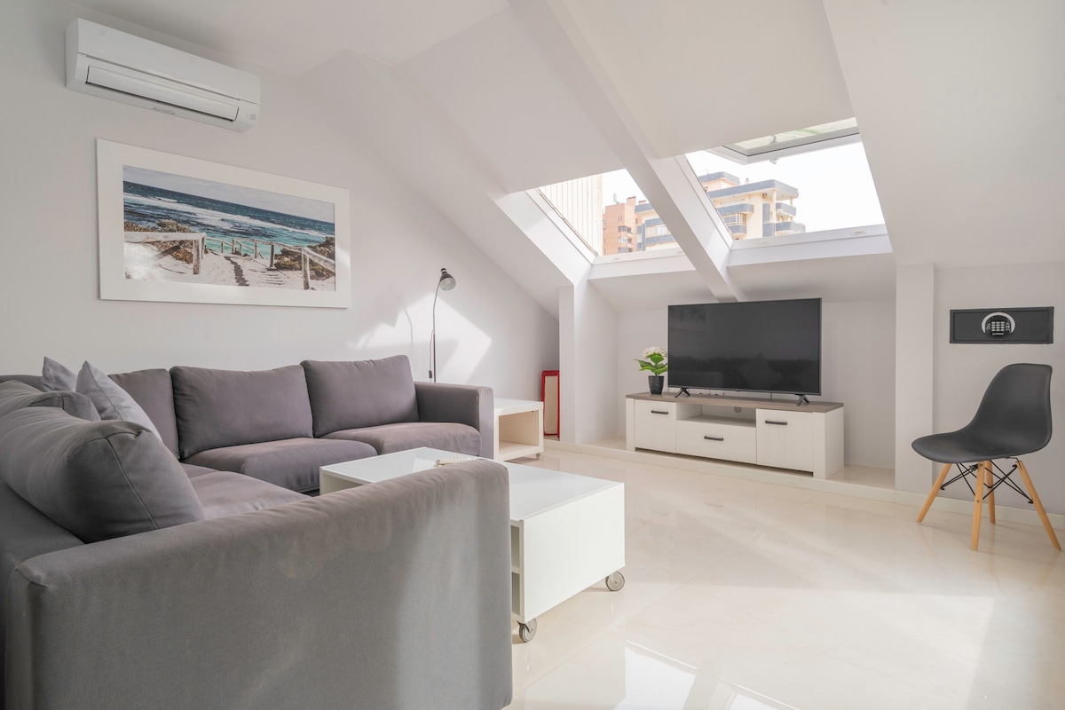 Popular Airbnb listing: Beautiful penthouse with terrace in Fuengirola