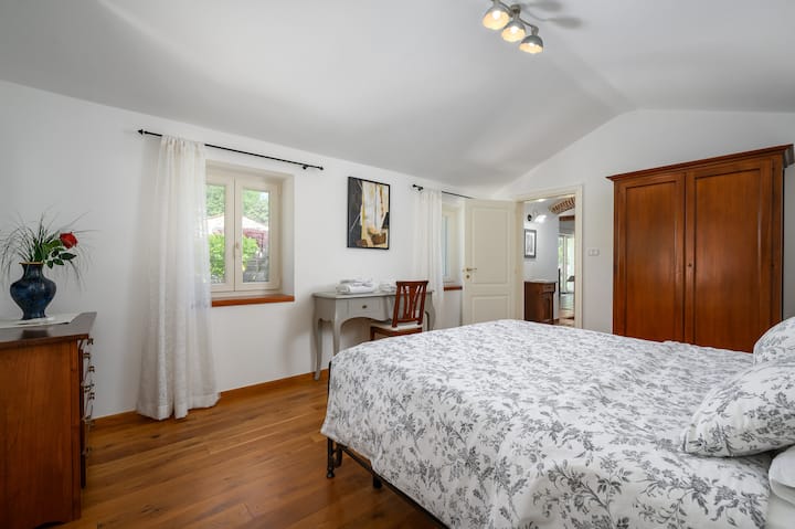 Chumba cha kwanza cha kulala