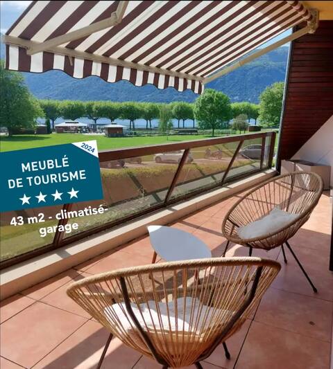 Beautiful 4* apartment 
facing the LAKE - garage