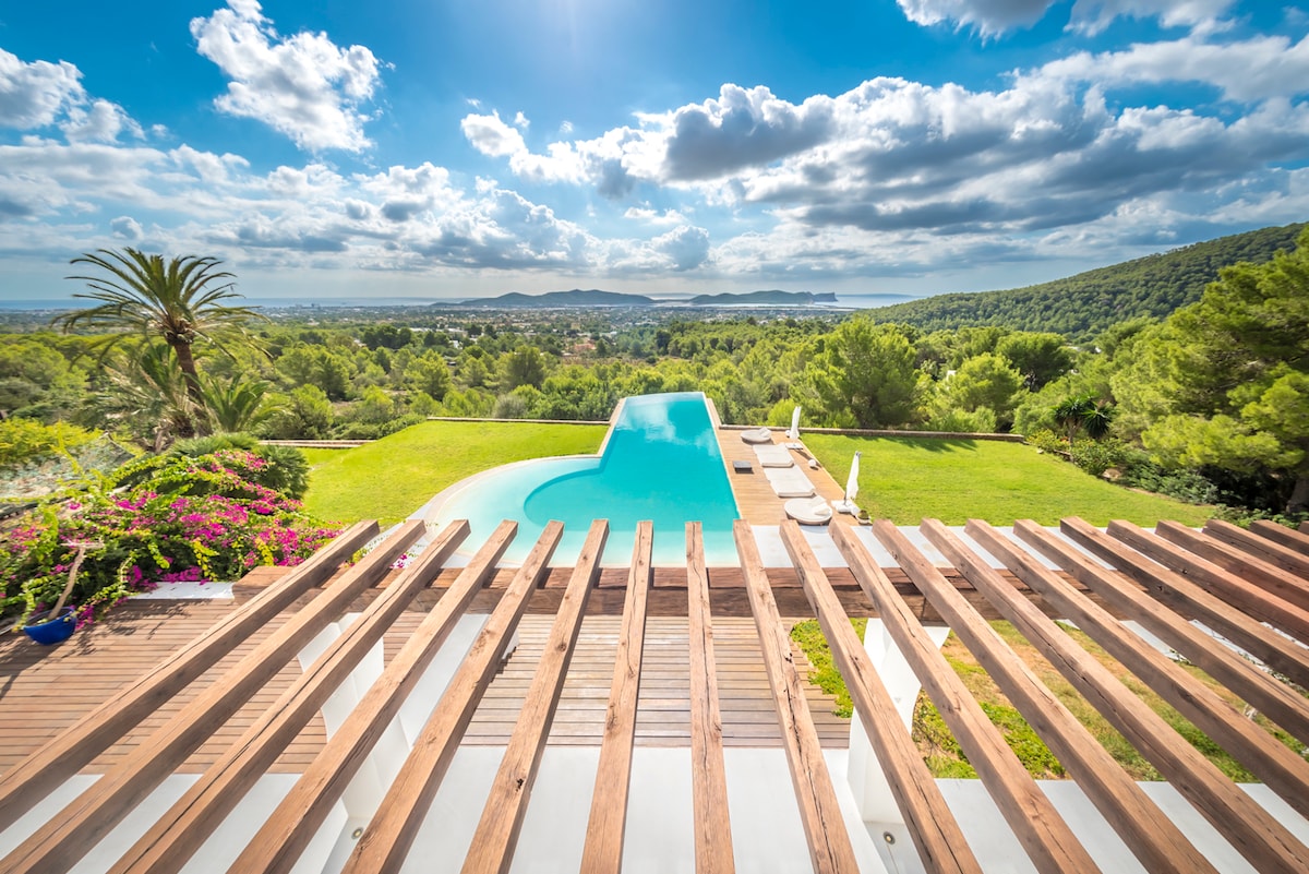 Gaudi-Inspired Luxury | Gardens | Infinity Pool 4