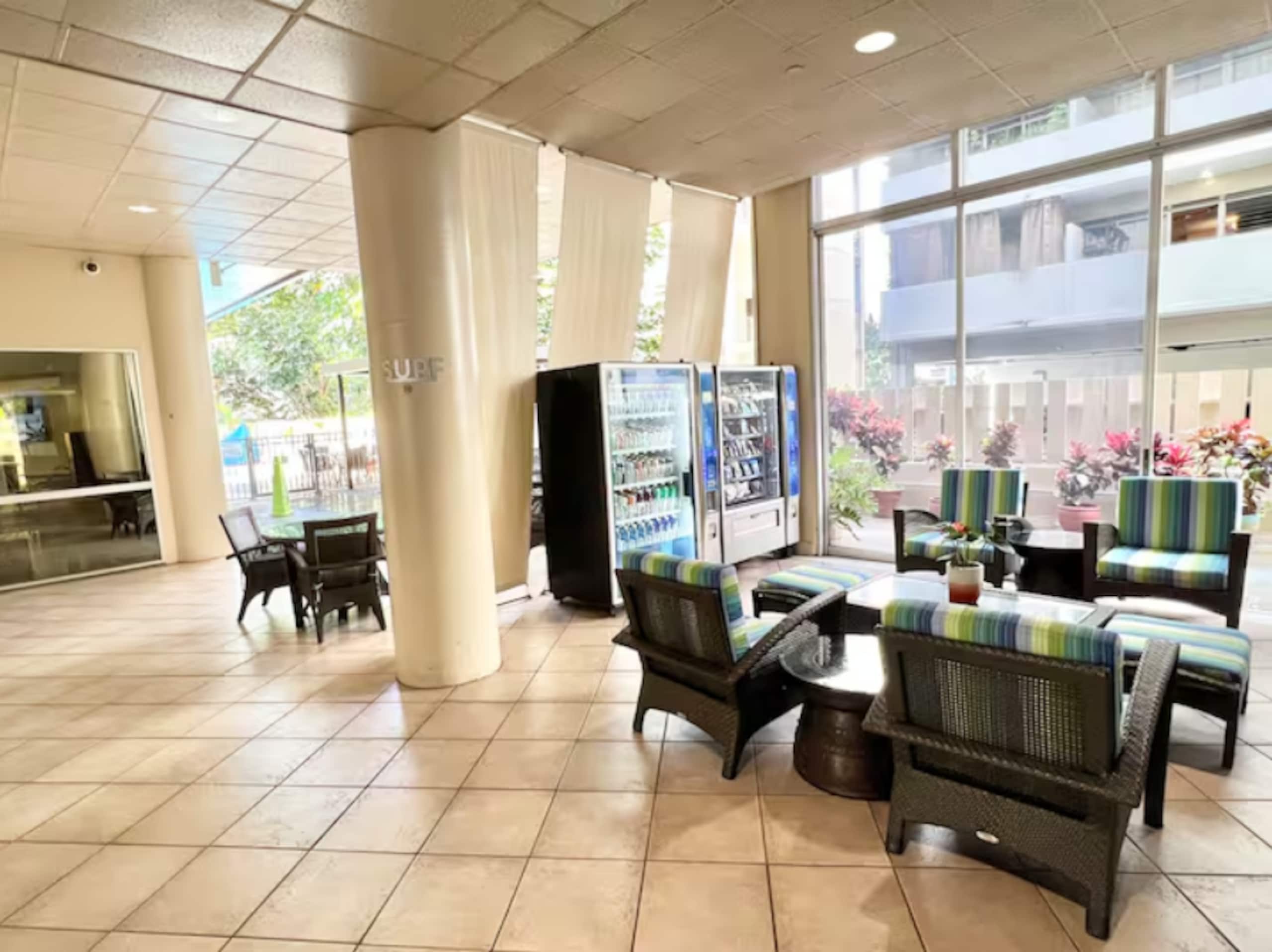 Condo in Honolulu · ★4.87 · Studio · 1 bed · 1 bath - Image 27