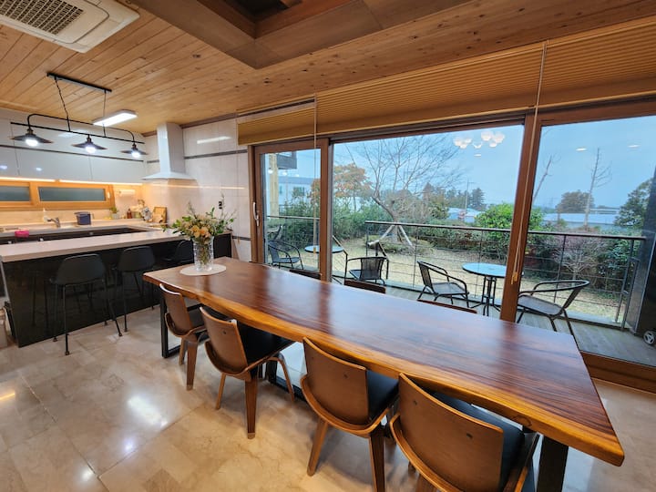 "Starlight Aewol". Private Pension - Jeju-si