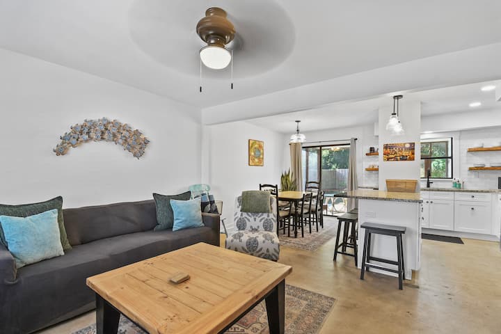 Guest Favorite: 2br, Walk To Beach, Fenced Yard - St. Augustine Beach, FL