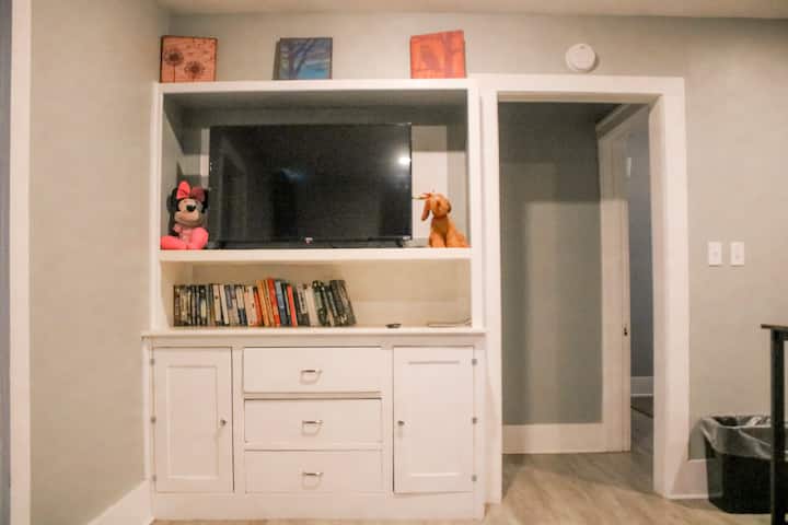 Lovely 2 Bedroom Apt 8 Mins From Beaches - Benton Harbor, MI