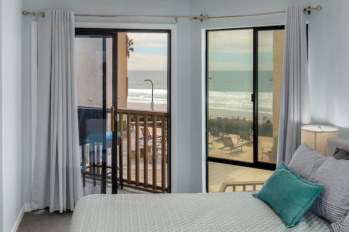 Oceanview, 2 Balconies, Recently Upgraded Kitchen!