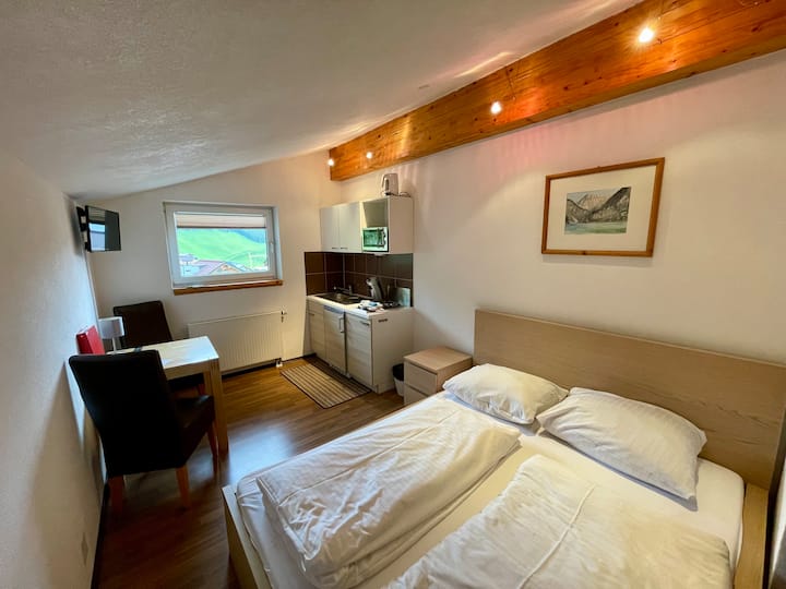 Landhaus Cornelia - Appartement Alpenrose -Berwang - Berwang