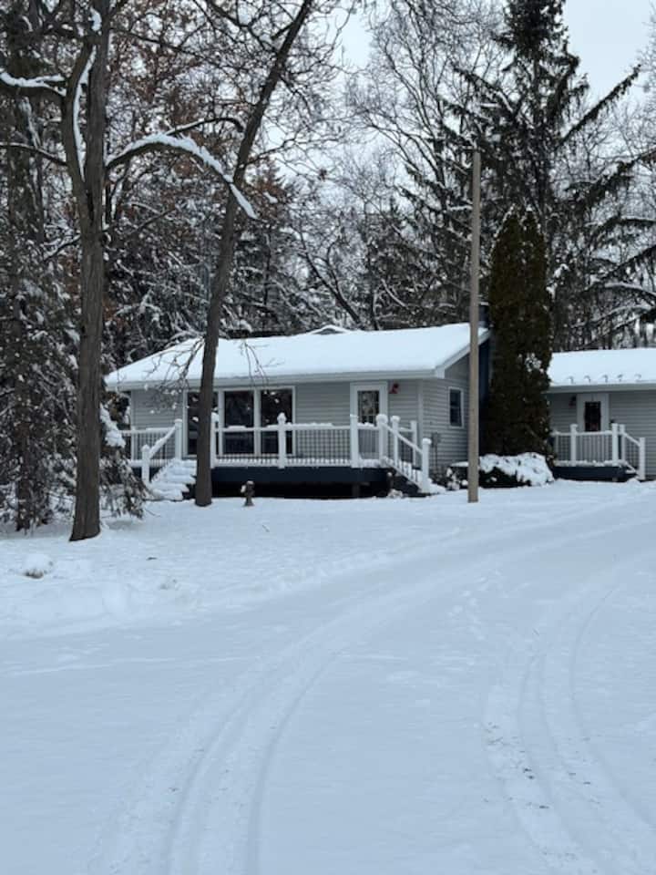 Merry Lou's LodgeHidden Gem, Mins to Dells & Lake Houses for Rent in
