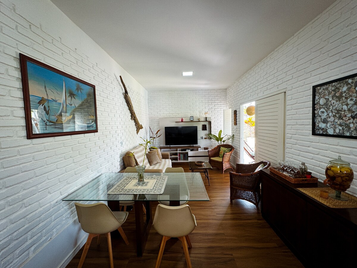 Top Airbnb: Beach house with pool and barbecue area em Barra De São Miguel