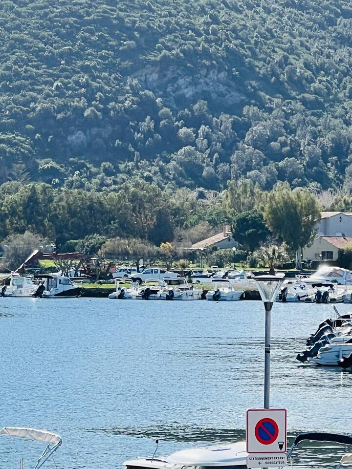 港の美しい景色と専用駐車場 - 借りられるコンドミニアム