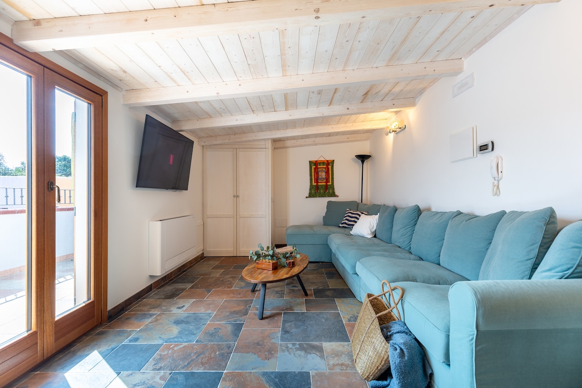 Annonce Airbnb populaire: Brand new townhouse with stunning sea view à Castelsardo