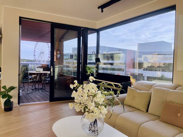 Sjøutsikt rett ved Sentralstasjon/Opera! Parkering gallery image 5