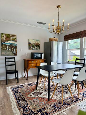 Spacious, 2bed 2bath near Audubon Park & Streetcar gallery image 3