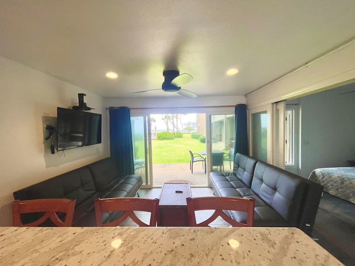 A Gorgeous Oceanfront Condo! (2br) - Kauai, HI