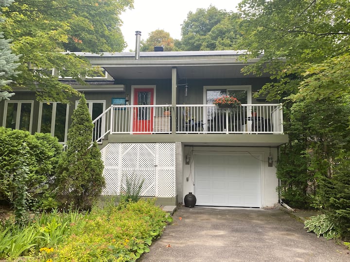 Gîte Des Condors Wifi De 120 Mbps - Saint-Sauveur