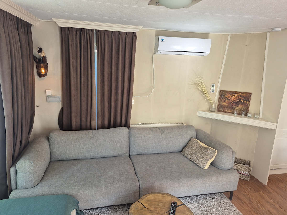 Popular Airbnb listing: Chalet Veluwe walking distance of the forests in Koudhoorn