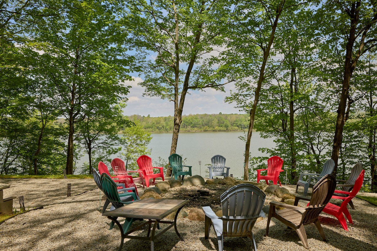 Lakefront Retreat