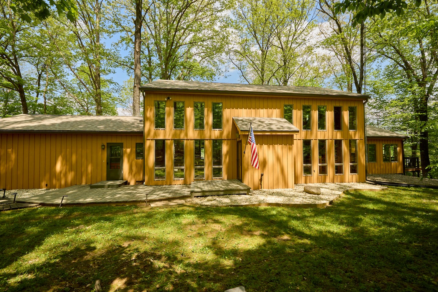 Lakefront Retreat