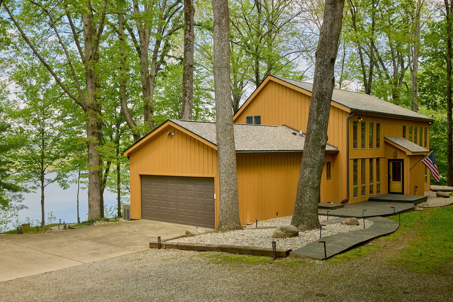 Lakefront Retreat