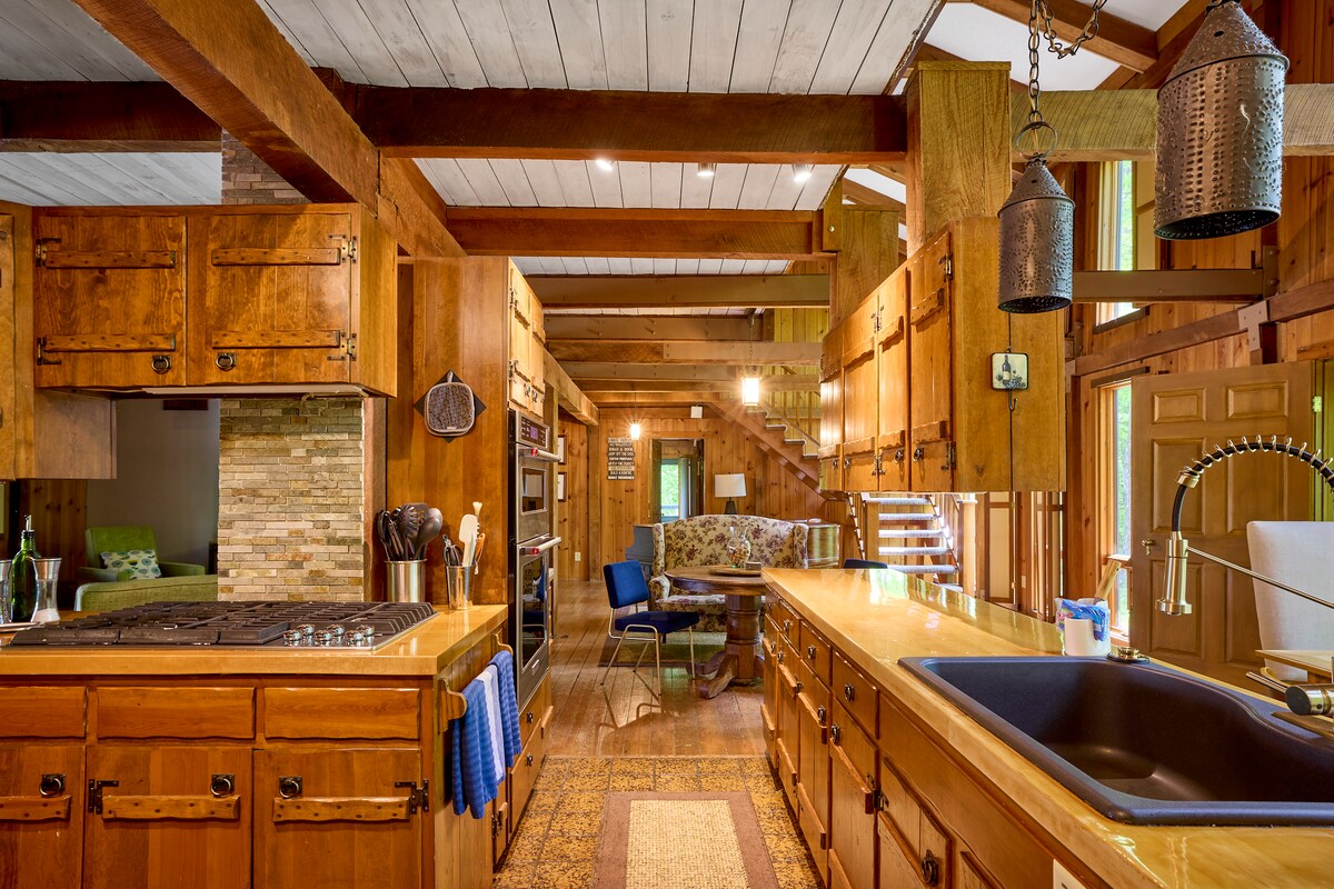 Lakefront Retreat