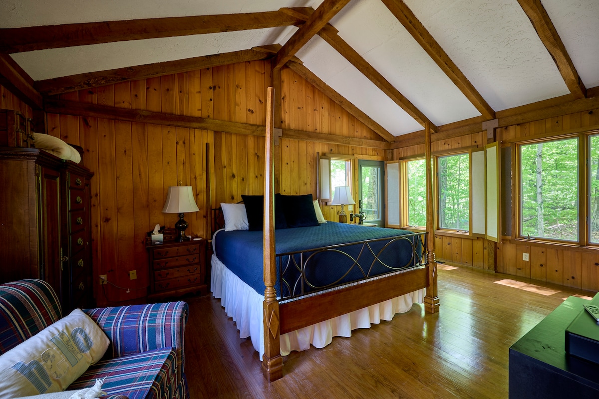 Lakefront Retreat